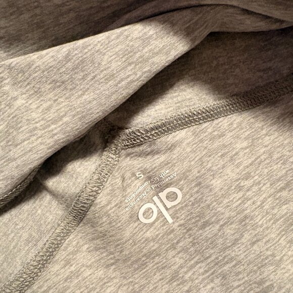 Alosoft SET - High-Waist 7/8 Highlight Legging & Center Stage Bra / S / Gray - Picture 8 of 10